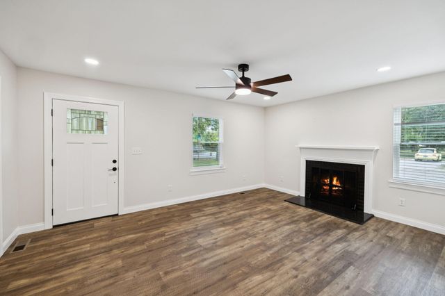 6150 E Brainerd Road, Chattanooga, TN 37421