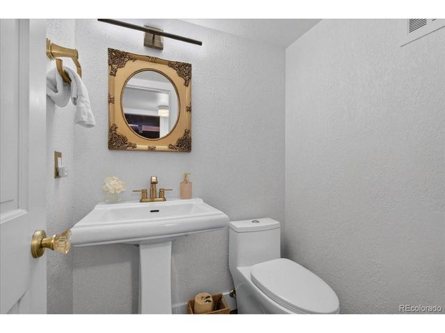 8117 S Lamar Ct, Littleton, CO 80128