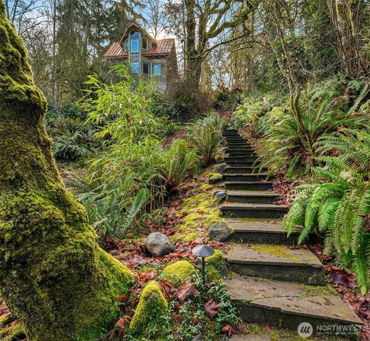 12825 SW Ober Beach Road, Vashon, WA 98070