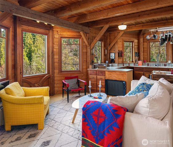 12825 SW Ober Beach Road, Vashon, WA 98070