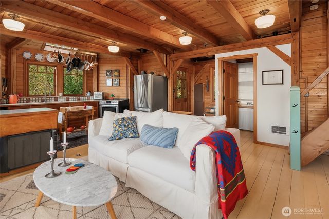 12825 SW Ober Beach Road, Vashon, WA 98070