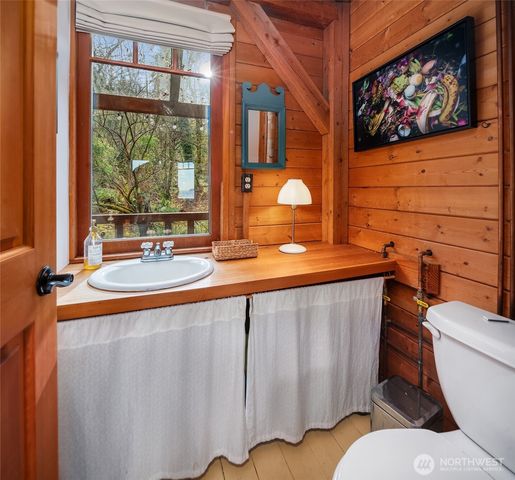 12825 SW Ober Beach Road, Vashon, WA 98070