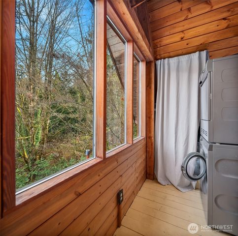 12825 SW Ober Beach Road, Vashon, WA 98070