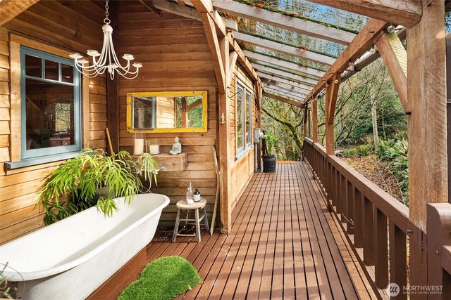 12825 SW Ober Beach Road, Vashon, WA 98070