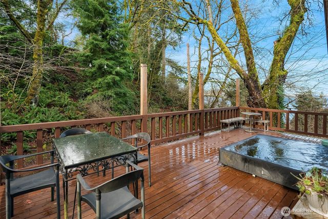 12825 SW Ober Beach Road, Vashon, WA 98070