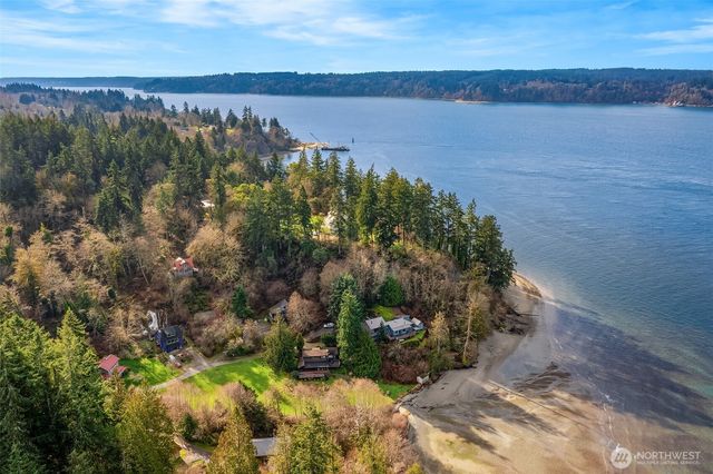 12825 SW Ober Beach Road, Vashon, WA 98070