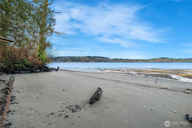 12825 SW Ober Beach Road, Vashon, WA 98070