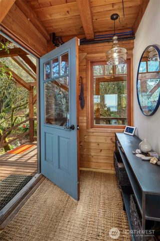 12825 SW Ober Beach Road, Vashon, WA 98070