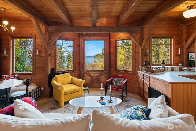 12825 SW Ober Beach Road, Vashon, WA 98070