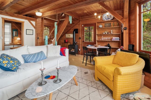 12825 SW Ober Beach Road, Vashon, WA 98070