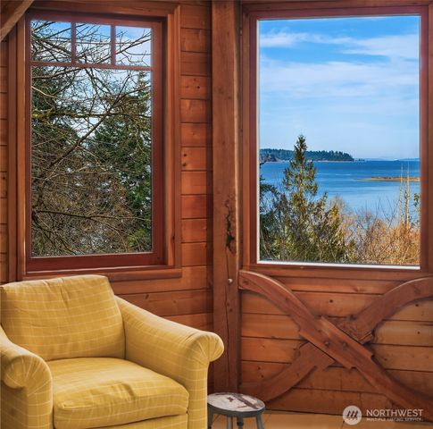 12825 SW Ober Beach Road, Vashon, WA 98070