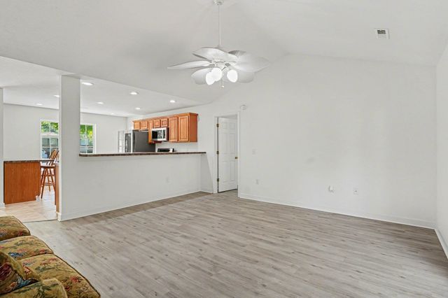 2007 Phoenix Dr., Conway, SC 29526