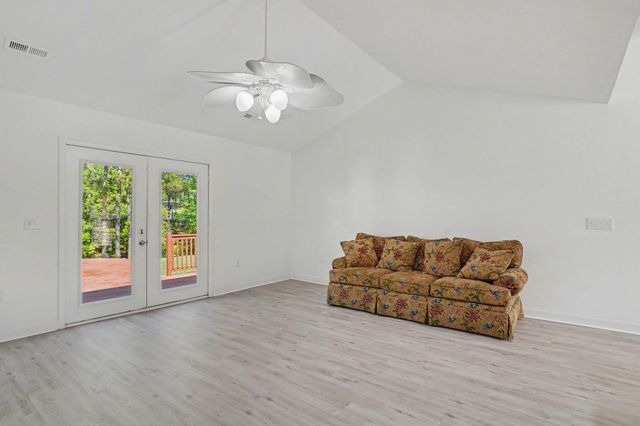 2007 Phoenix Dr., Conway, SC 29526