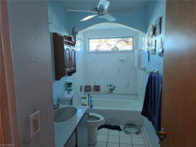 320 SE 2nd ST, Cape Coral, FL 33990