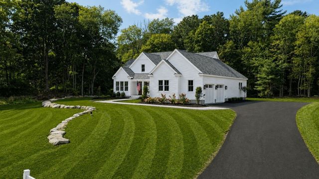 4 Hadley Heights Way, Freetown, MA 02702