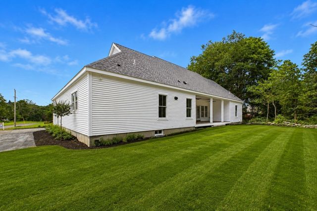 4 Hadley Heights Way, Freetown, MA 02702