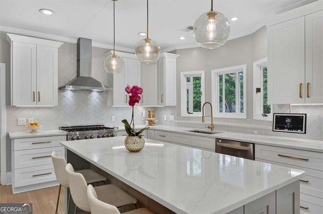 125 Lazy Laurel Chase, Roswell, GA 30076