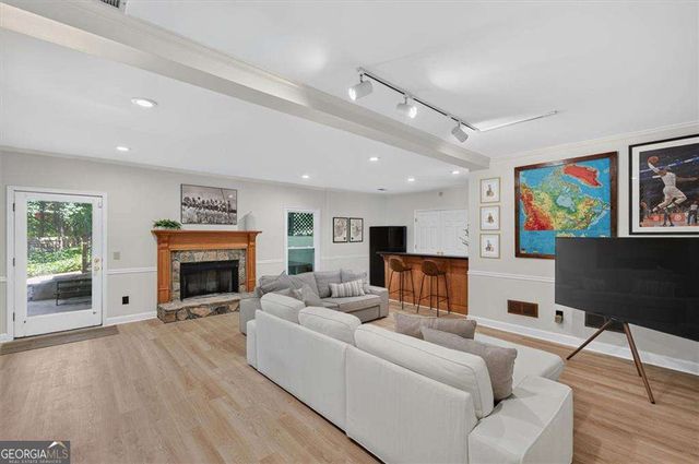 125 Lazy Laurel Chase, Roswell, GA 30076