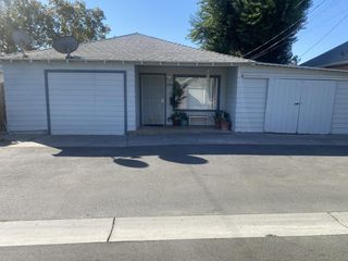 337-1/2 E Walnut St, Lodi, CA 95240