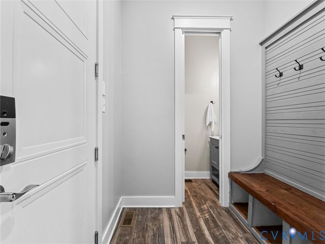 7118 Maple Summit Ln, Moseley, VA 23120