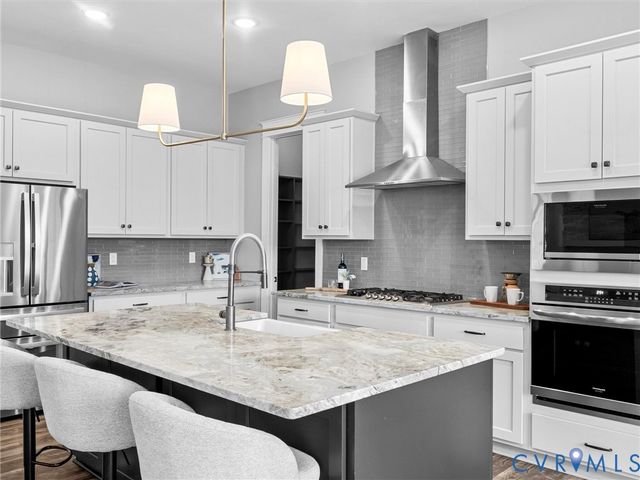 7118 Maple Summit Ln, Moseley, VA 23120