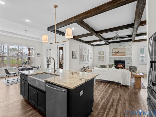 7118 Maple Summit Ln, Moseley, VA 23120