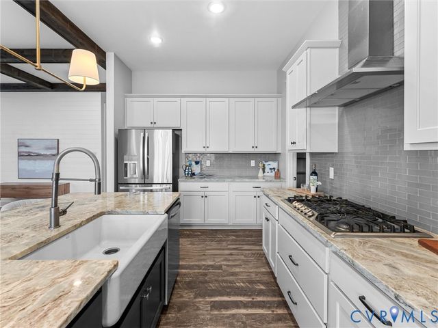 7118 Maple Summit Ln, Moseley, VA 23120