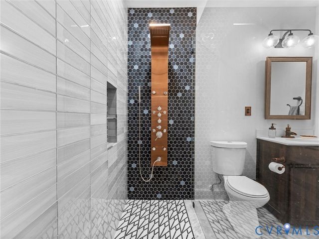 7118 Maple Summit Ln, Moseley, VA 23120