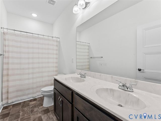 7118 Maple Summit Ln, Moseley, VA 23120