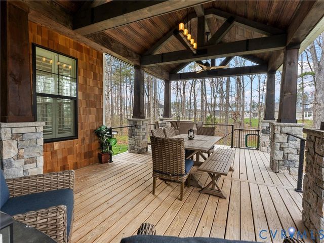 7118 Maple Summit Ln, Moseley, VA 23120