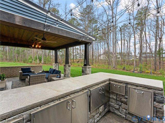 7118 Maple Summit Ln, Moseley, VA 23120