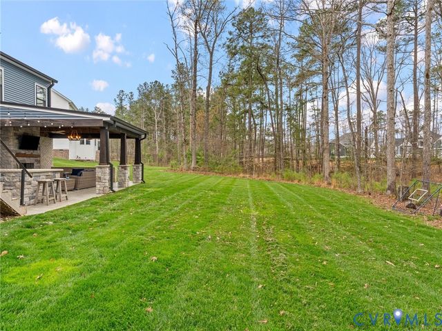7118 Maple Summit Ln, Moseley, VA 23120