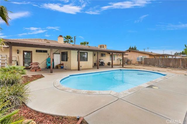 15742 Sycamore, Hesperia, CA 92345