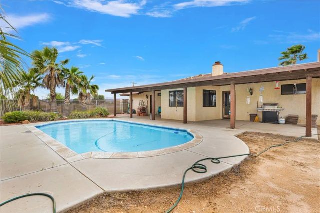 15742 Sycamore, Hesperia, CA 92345