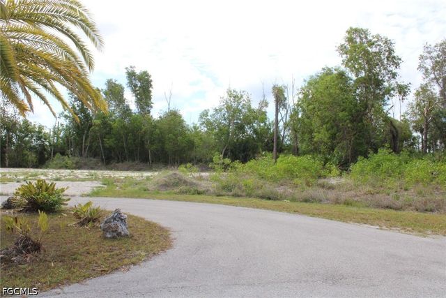 4416 Lake Heather CIR, St James City, FL 33956