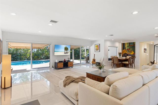 1014 Jefferson St, Hollywood, FL 33019