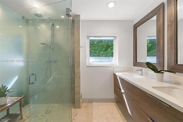 1014 Jefferson St, Hollywood, FL 33019