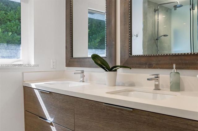 1014 Jefferson St, Hollywood, FL 33019