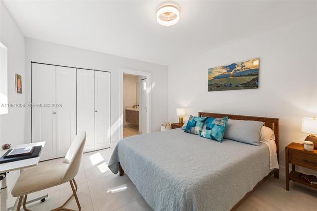 1014 Jefferson St, Hollywood, FL 33019