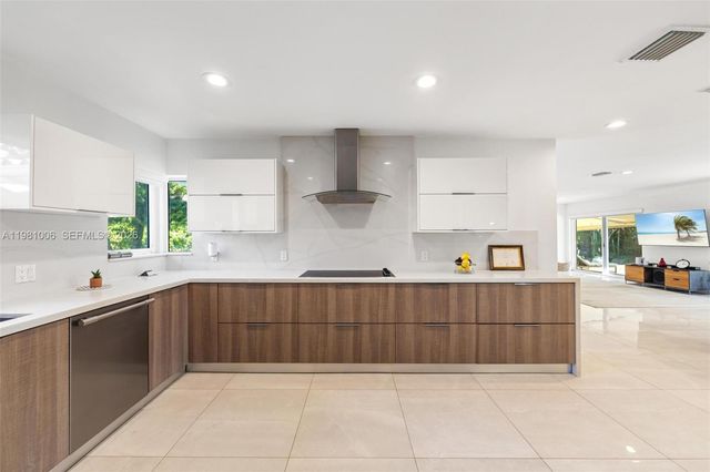 1014 Jefferson St, Hollywood, FL 33019