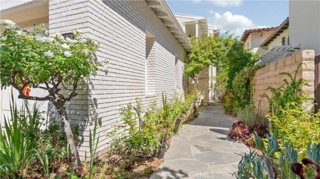 26803 Brookhollow, Valencia, CA 91355