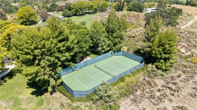 26803 Brookhollow, Valencia, CA 91355
