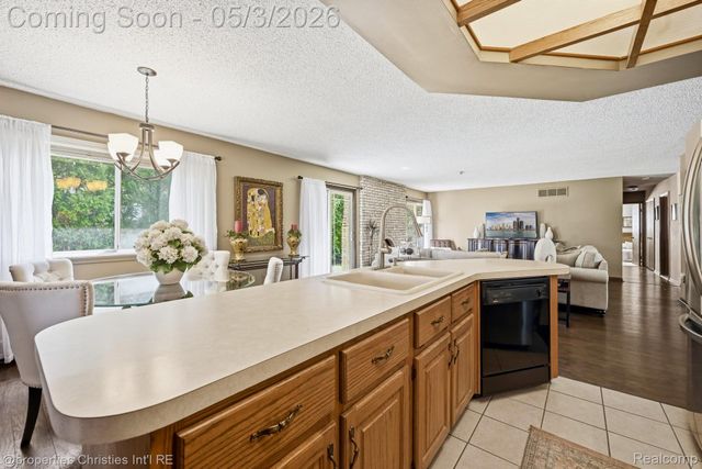 11340 Alger Street, Warren, MI 48093