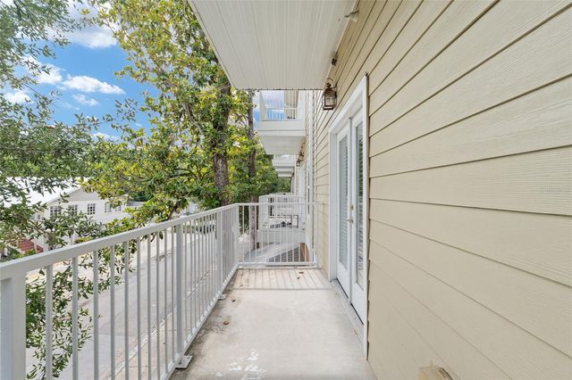 1500 NW 4TH AVENUE 209, Gainesville, FL 32603