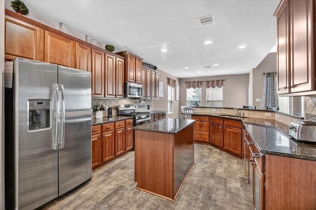 10066 S Whimbrel Circle, Conroe, TX 77385