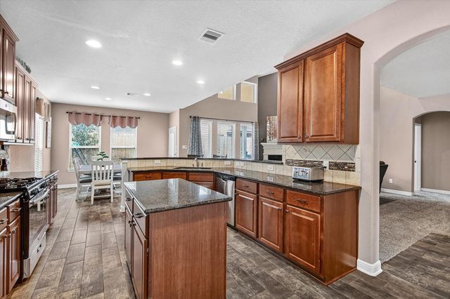 10066 S Whimbrel Circle, Conroe, TX 77385