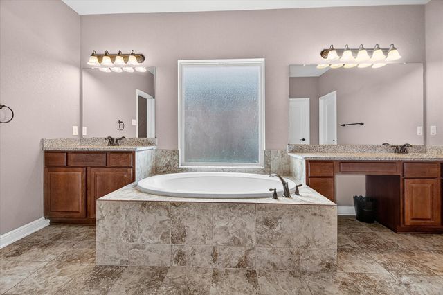 10066 S Whimbrel Circle, Conroe, TX 77385