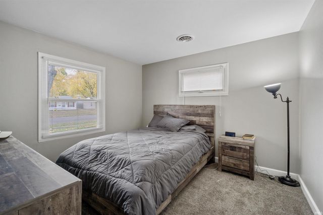 1807 W Wenlock Drive, Marion, IN 46952