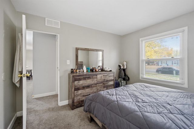 1807 W Wenlock Drive, Marion, IN 46952