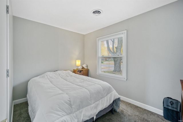 1807 W Wenlock Drive, Marion, IN 46952